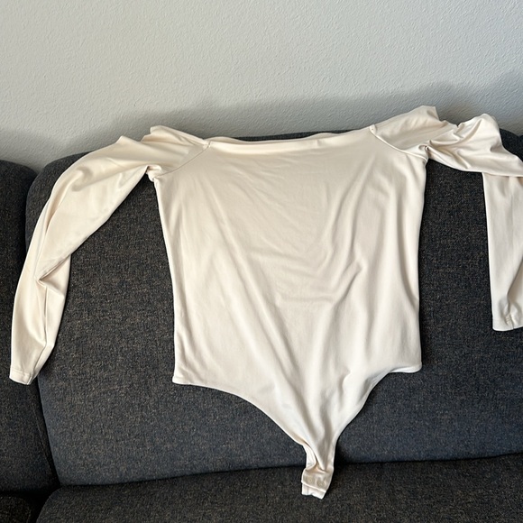 Nuuds off the shoulder bodysuit - Picture 2 of 3